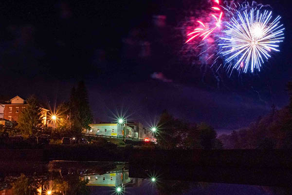 Newsletter 600 x 400 fireworks
